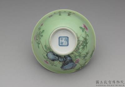 图片[3]-Bowl with flowers and bamboo in green ground of falangcai painted enamels, Qing dynasty, Yongzheng reign 1723-1735-China Archive